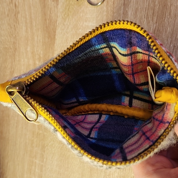 NWT embroidered owl zippered pouch and cat sushi keychain - Picture 5 of 6